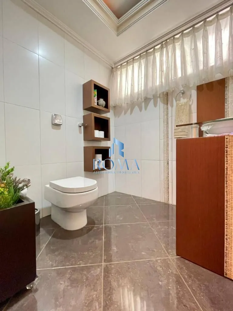 Imagem Casa 6 dormitórios à venda Nossa Senhora de Lourdes Santa Maria/RS
