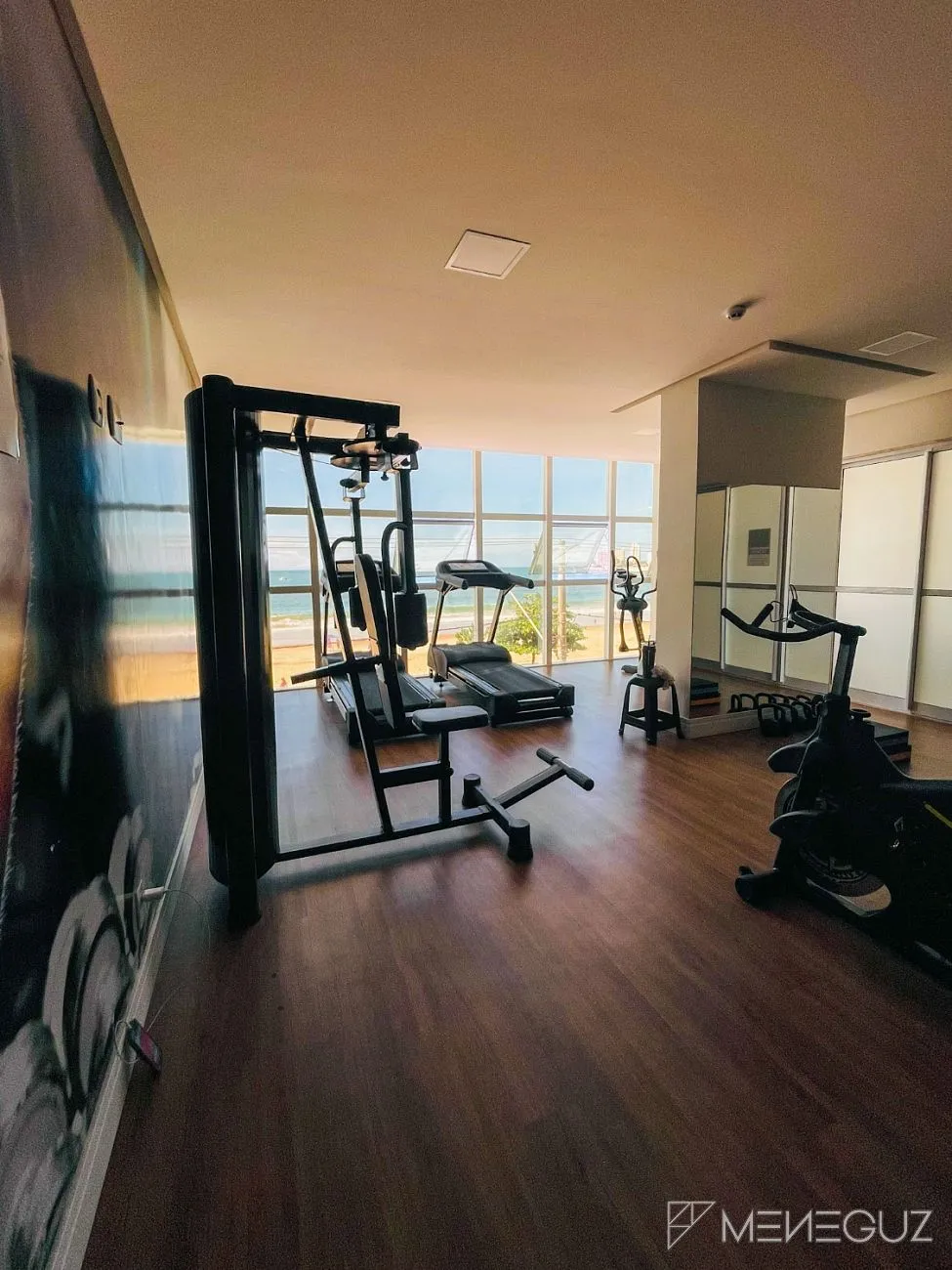 Imagem Apartamento Finamente Mobiliado Frente mar na Praia do Morro - Alto Padrão e Lazer Completo!