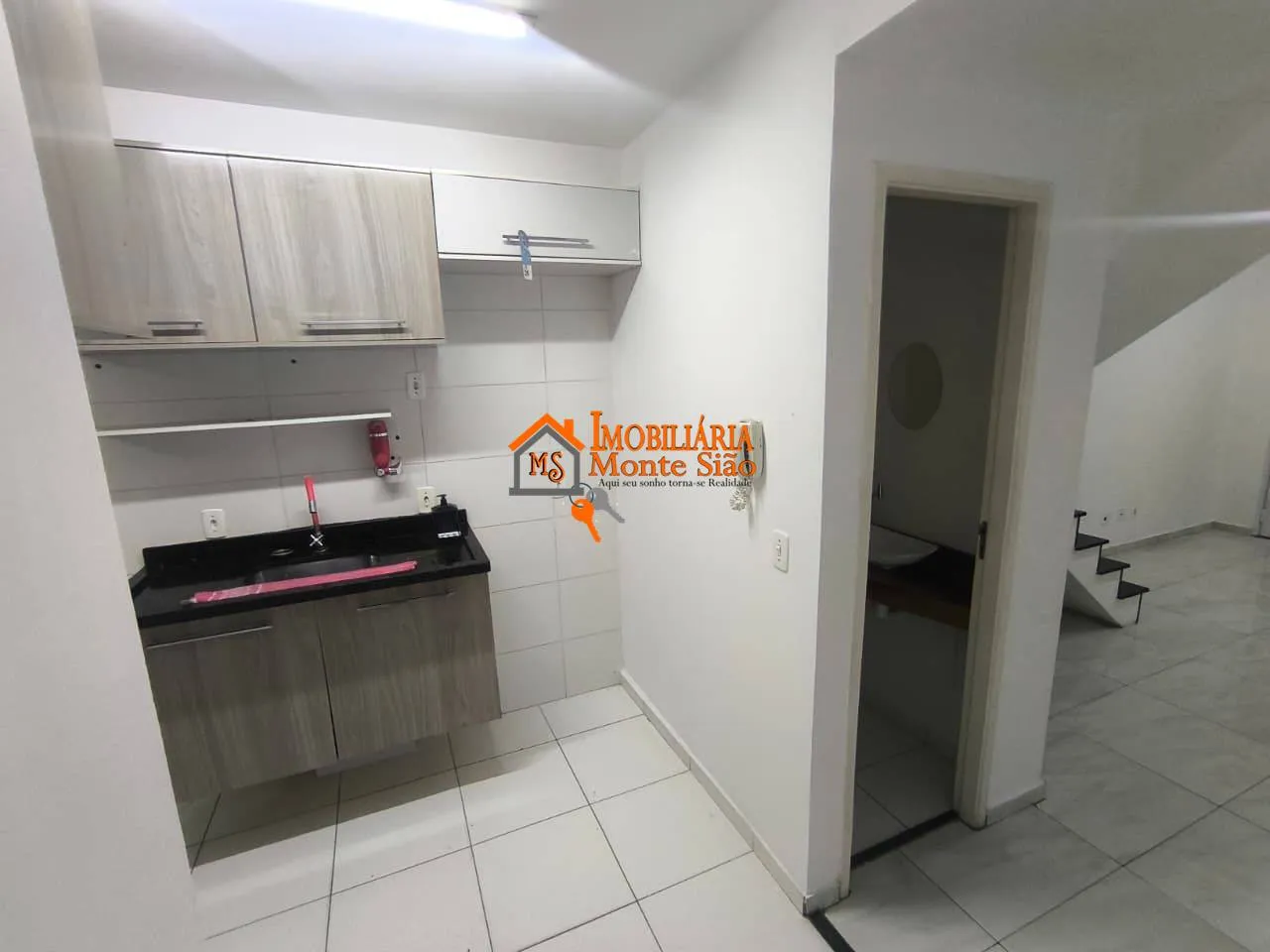 Imagem Sobrado com 2 dormitórios para alugar, 54 m² por R$ 2.614,00/mês - Água Chata - Guarulhos/SP