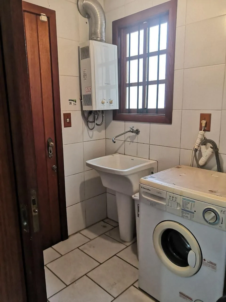 Imagem Casa de Condomínio com 3 dormitórios e 2 vagas em Ipanema