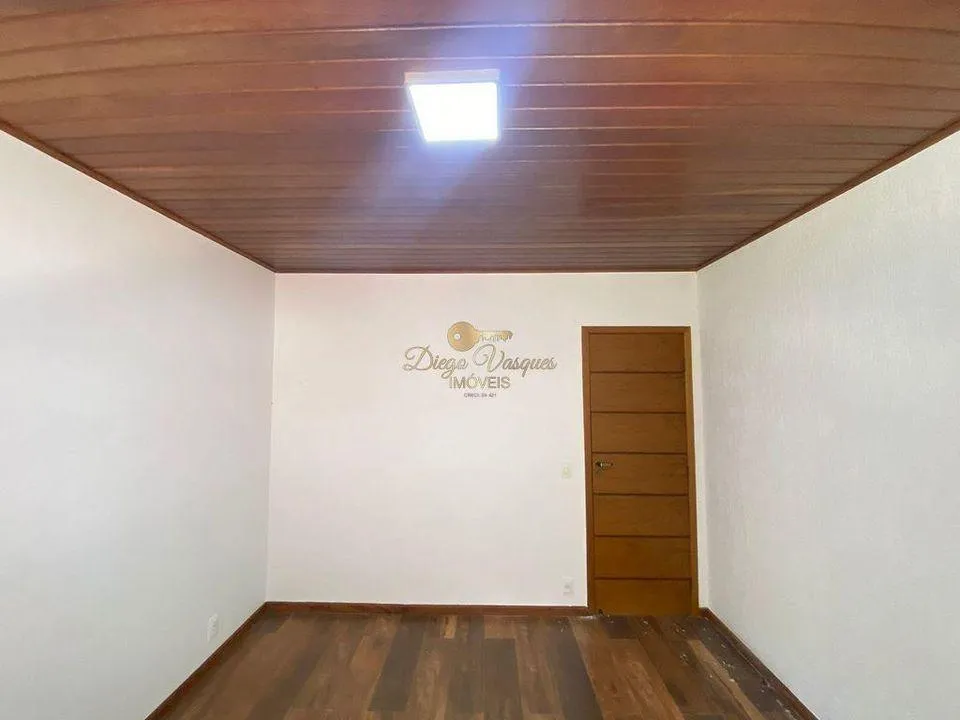 Imagem Casa em Condomínio para Venda em Teresópolis / RJ no bairro Granja Guarani
