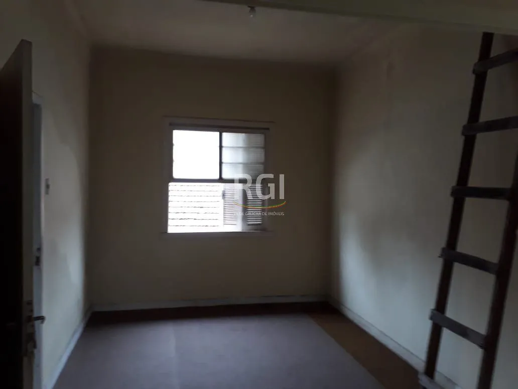 Imagem Casa para Venda - 415.8m², 5 dormitórios, 3 vagas - Menino Deus