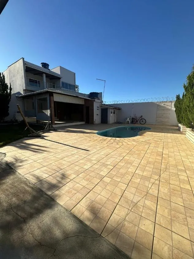 Imagem VENDE-SE EXCELENTE CASA EM ARAÚJOS/MG ( R$ 1.200.000,00 )