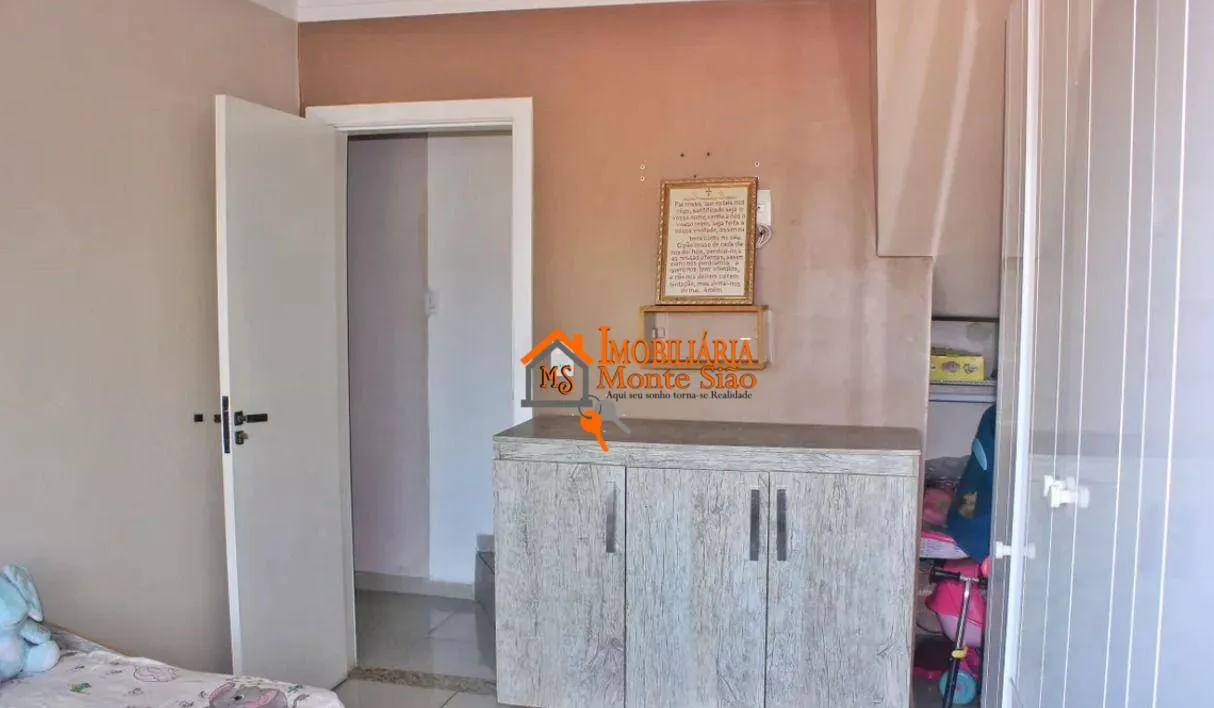 Imagem Sobrado com 3 dormitórios à venda, 238 m² por R$ 690.000,00 - Jardim Vila Galvão - Guarulhos/SP
