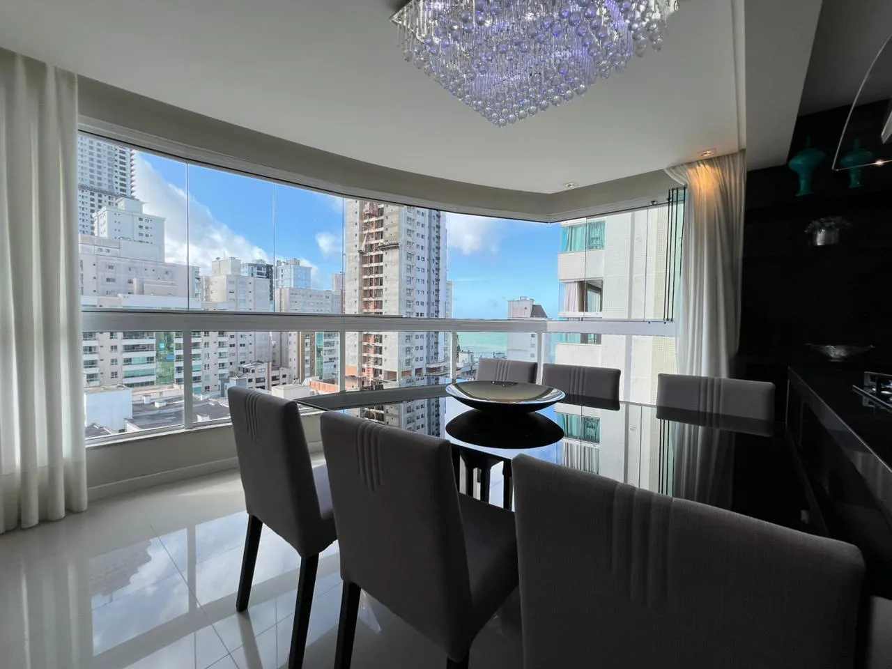 Imagem Apartamento com vista para o mar à venda com 148m2 por R$ 2.900.000,00