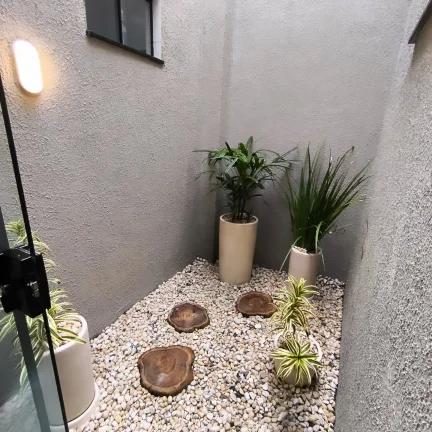 Imagem Casa De 2/4 Com Suite Om Quintal Grande E Otimo Acabamento No Parque Montreal