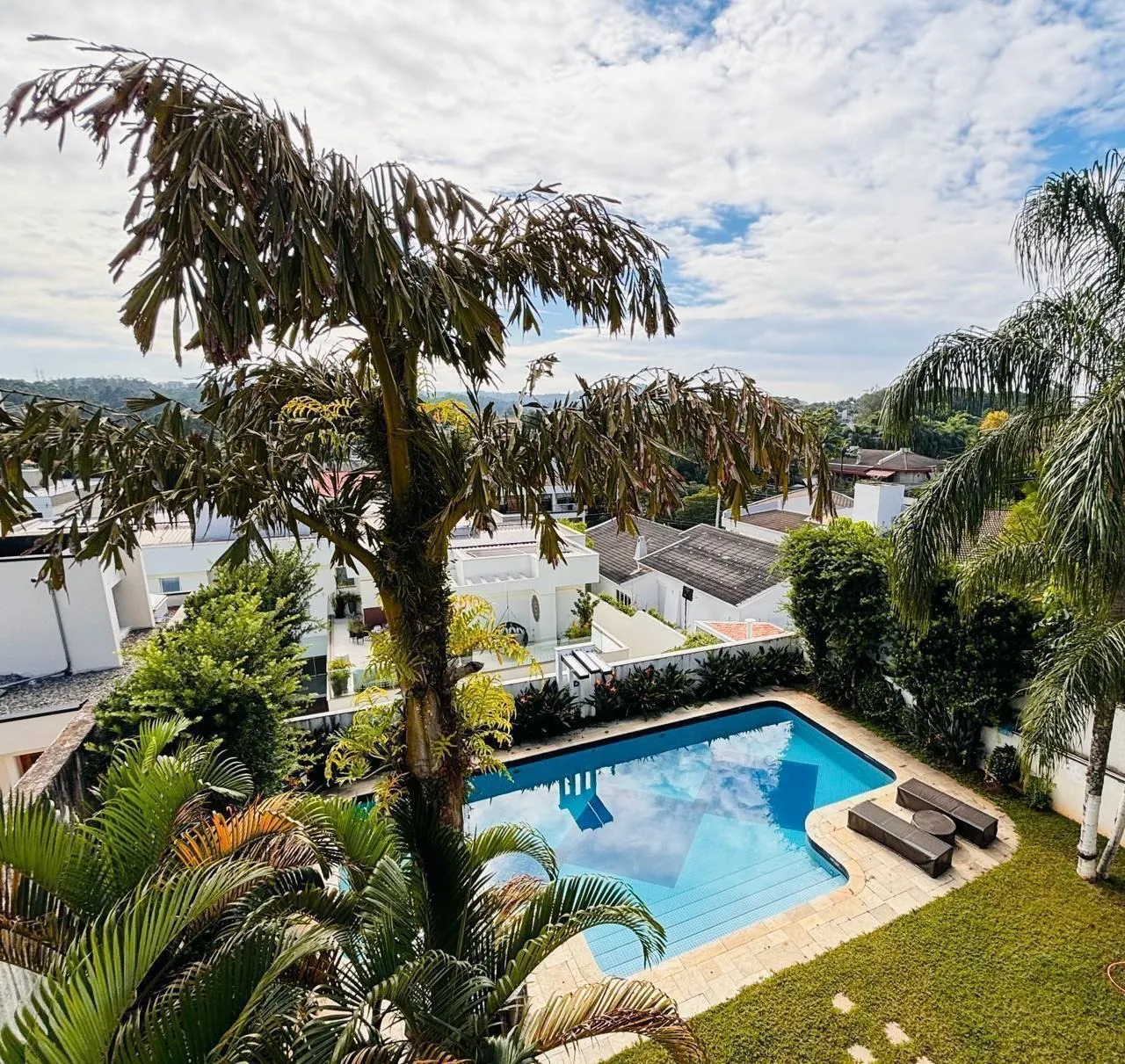 Imagem Linda Casa de 520m² à Venda ou Locação em Alphaville