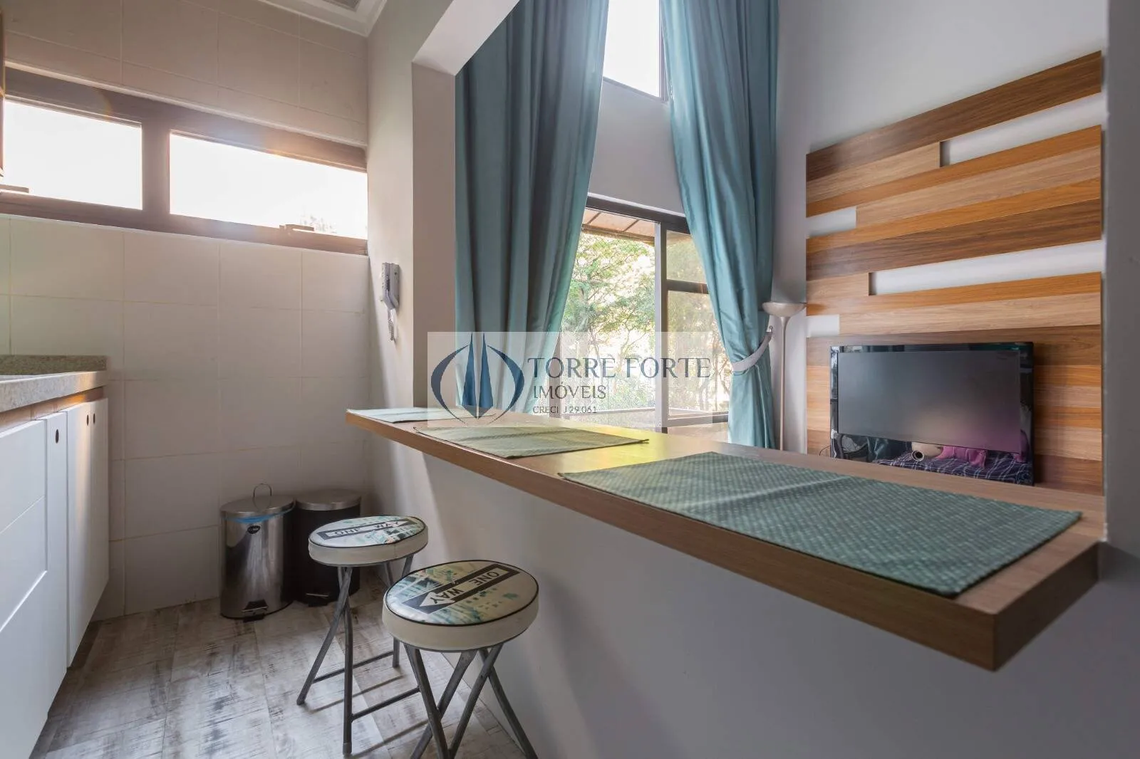 Imagem Loft com pé direito superior a 5 metros, 53 m², 1 suíte no mezanino