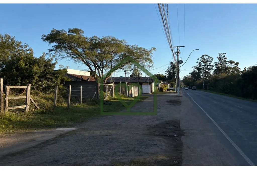 Imagem Atenção para este terreno de 10 x 150m, localizado na Avenida Principal da Ponta Grossa, em uma re...