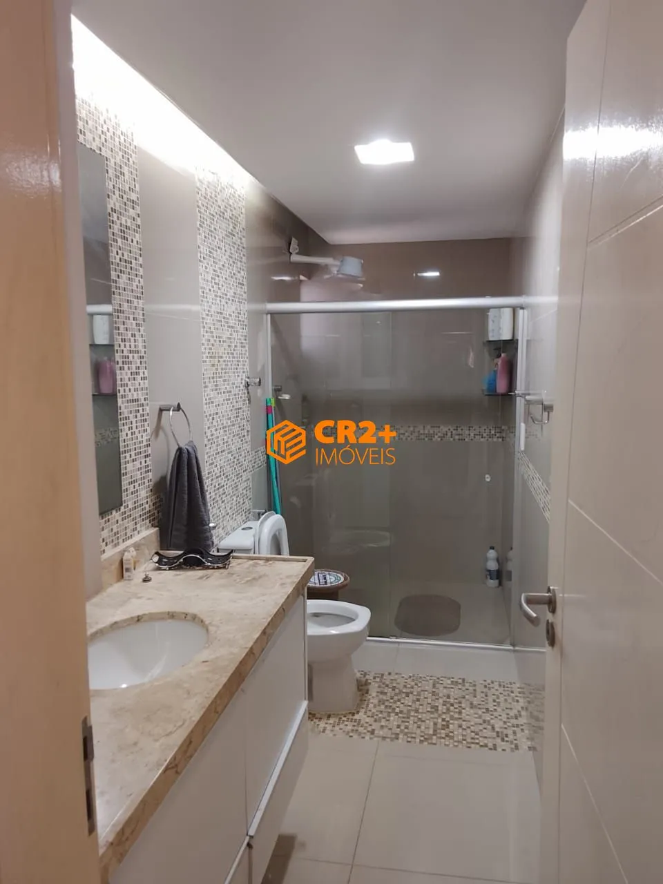 Imagem Vendo apartamento no bairro Mauricio de Nassau em Caruaru, porteira fechada.-135