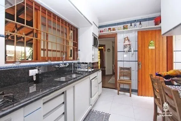 Imagem Excelente casa de 189m² com 3 dormitórios.