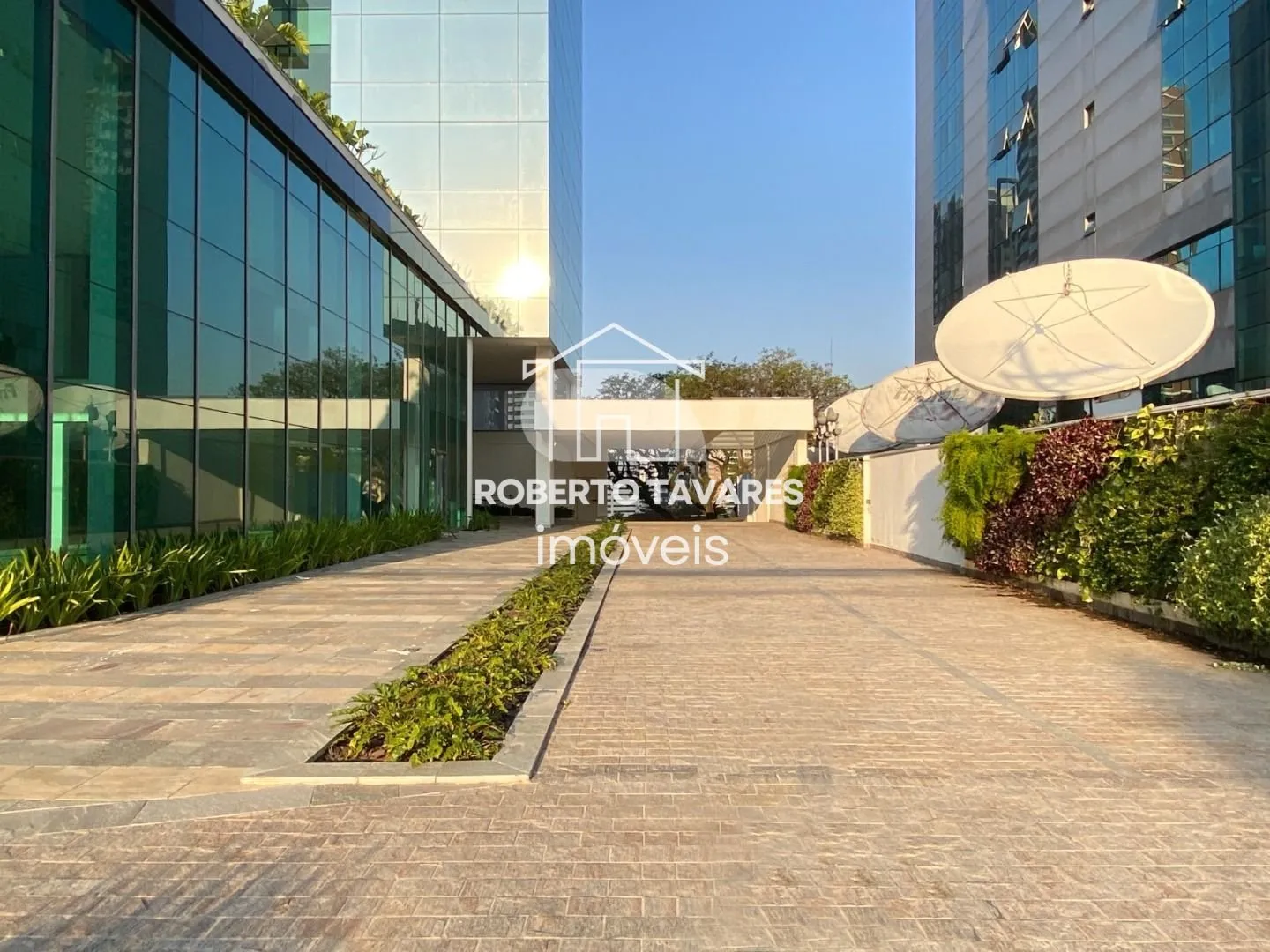 Imagem Prédio Inteiro de 10640m² no bairro Liberdade, em São Paulo