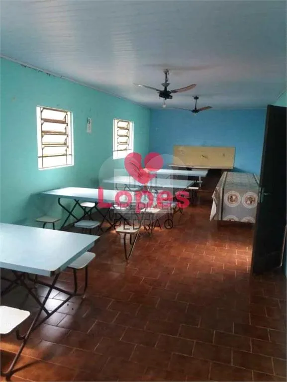 Imagem Fazenda/Sítios/Chácaras de 3 quartos, 26765m² no bairro Centro, em Areiópolis