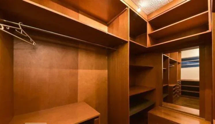 Imagem Casa Maravilhosa 250 m² 4 Dormitórios 5 Vagas de garagens