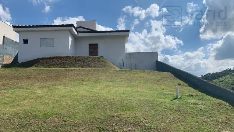 Imagem Casa à Venda na Cidade de com 4 Quartos, 2 Suítes e 6 Vagas de Garagem - Imperdível!
