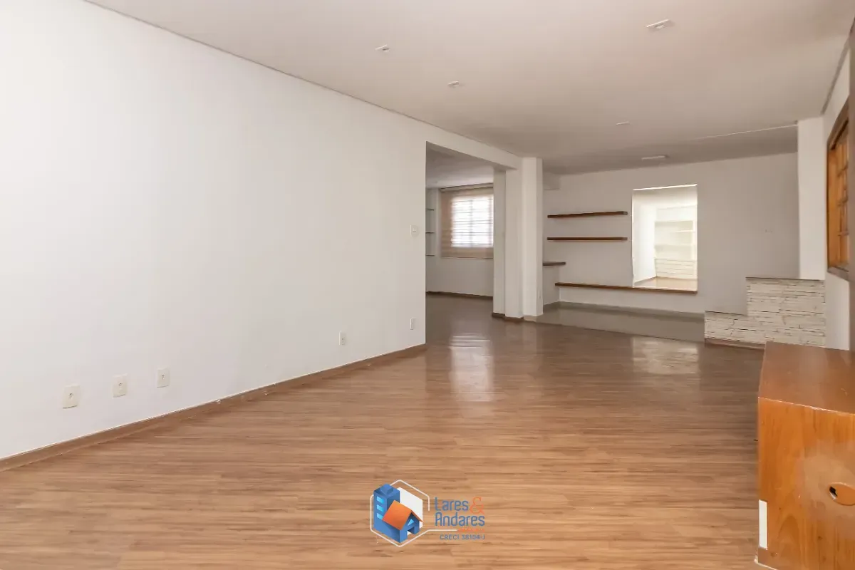 Imagem Sobrado para venda em Saúde com 3 quartos, sendo 1 suíte, 191m²