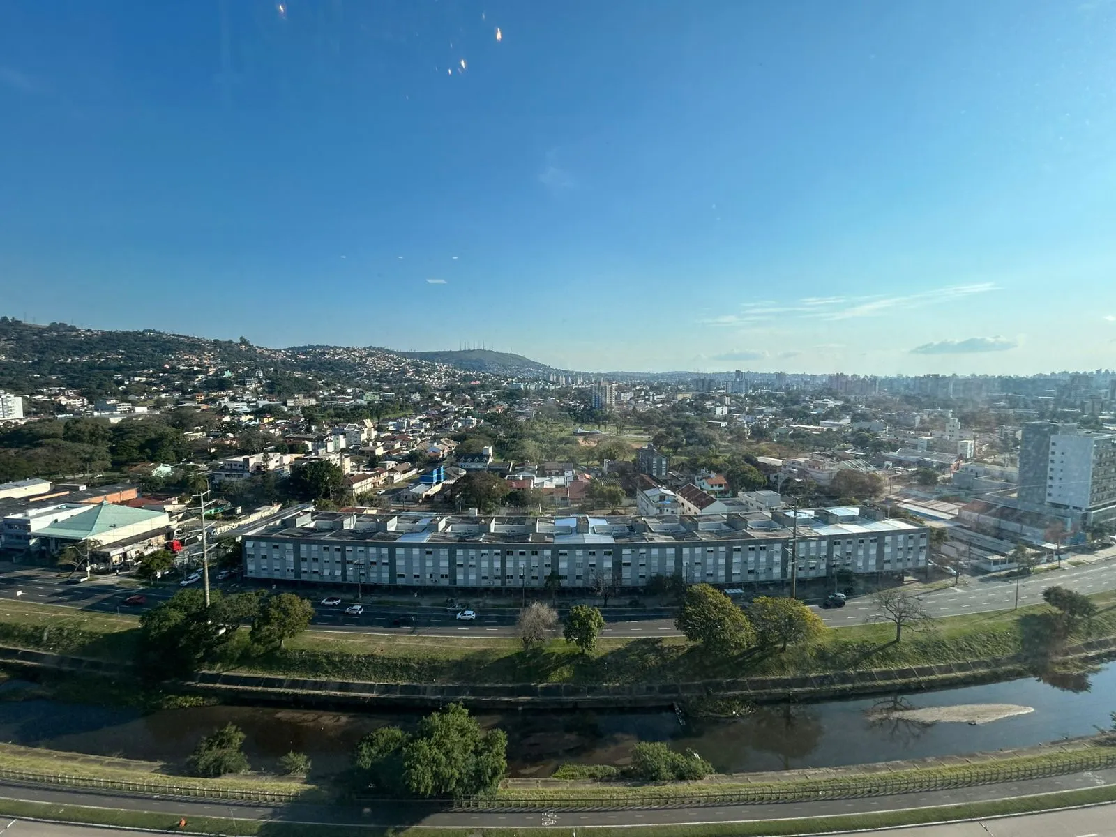 Imagem Apartamento duplex a venda, mobiliado e decorado, planta de 57 m2 com 1 dormitório, 2 vagas e 1 depósito.