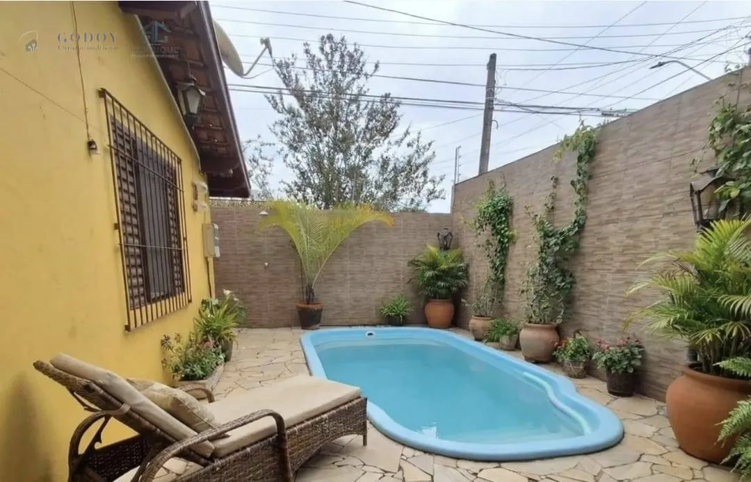 Foto do imóvel Sobrado com 4 Dormitórios, Suítes com Closet e Piscina.
