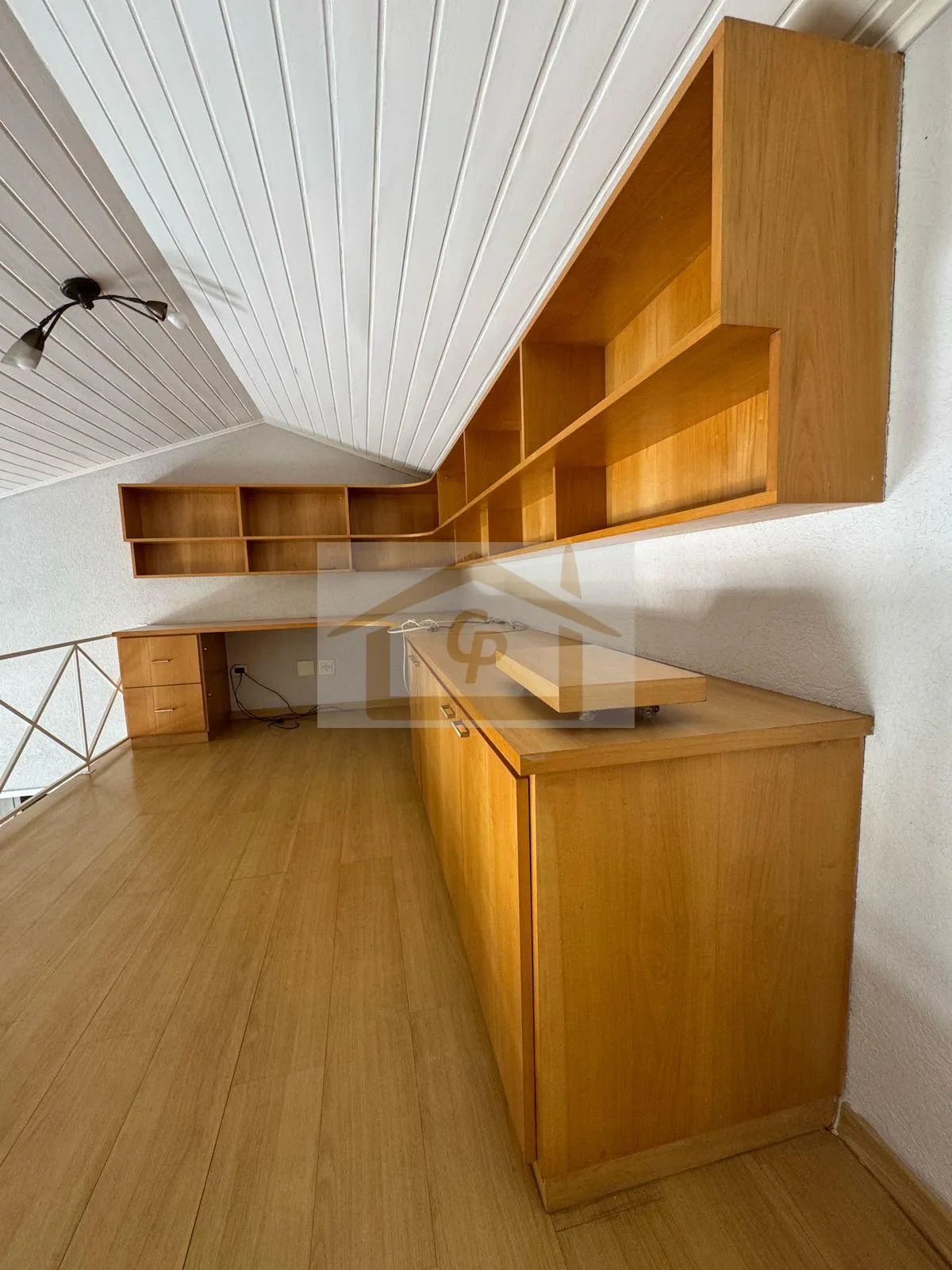 Imagem Residencial silencioso, natureza e próximo ao Templo Budista Zulai! São 4 quartos, 4 vagas