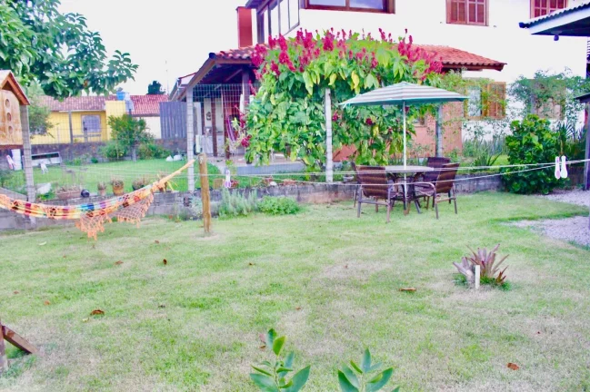 Imagem Casa mobiliada no bairro Encantada: vista para a Lagoa, conforto e praticidade!