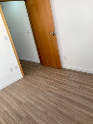 Imagem Sobrado com 3 Dormitórios Sendo 1 Suíte com 3 Dormitórios e 2 Vagas