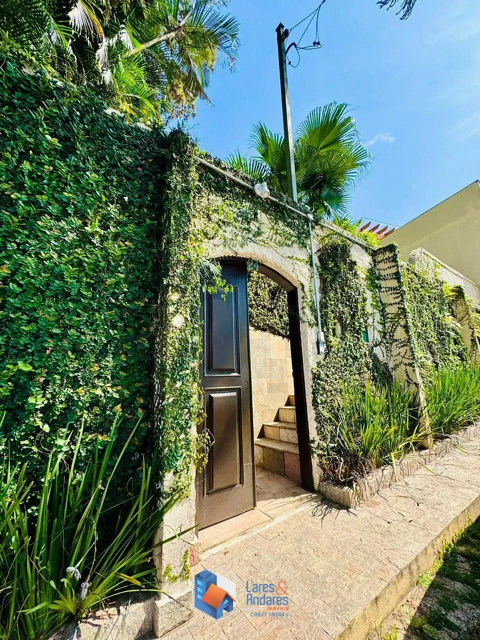 Imagem Casa no condomínio Rua Indore para venda com 3 quartos, 1,000m²