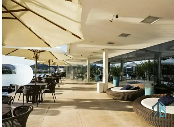 Imagem Casa a venda, Alto padrão, 04 suítes, piscina, no centro de Camboriú SC