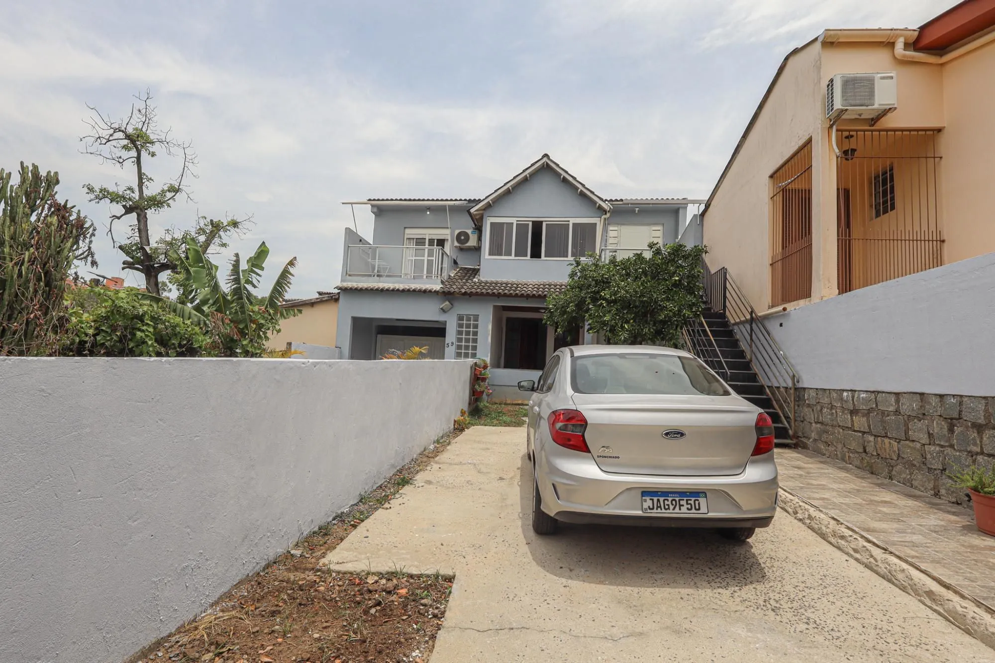 Imagem Casa semi mobiliada, 4 dormitórios no Bairro Jardim Sabará
