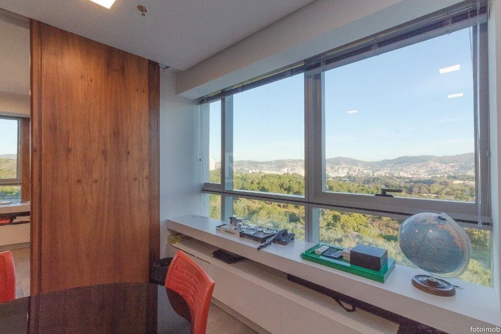 Imagem Conjunto/Sala para Venda - 106.57m², 0 dormitórios, 2 vagas - Petrópolis