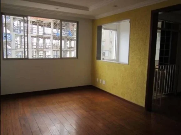 Imagem O  apartamento  encontra-se  em  muito  bom  estado,  com  boa iluminação  e ventilação; tendo  vista  definitiva  e  privilegiada.