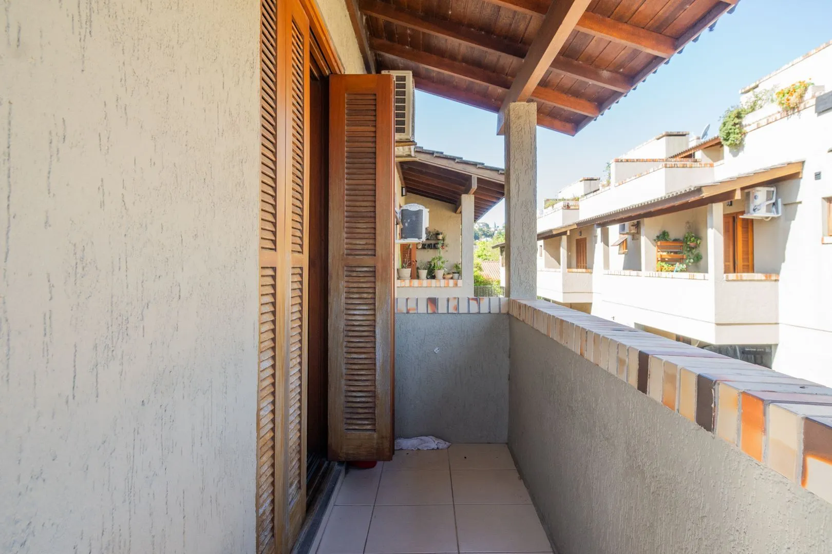 Imagem Casa em condomínio de 105m² - 2 dormitórios e 1 vaga no bairro Guarujá