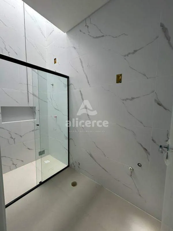 Imagem Sobrado à venda com 2 quartos 2 suítes, 87m² em Forquilhas São José