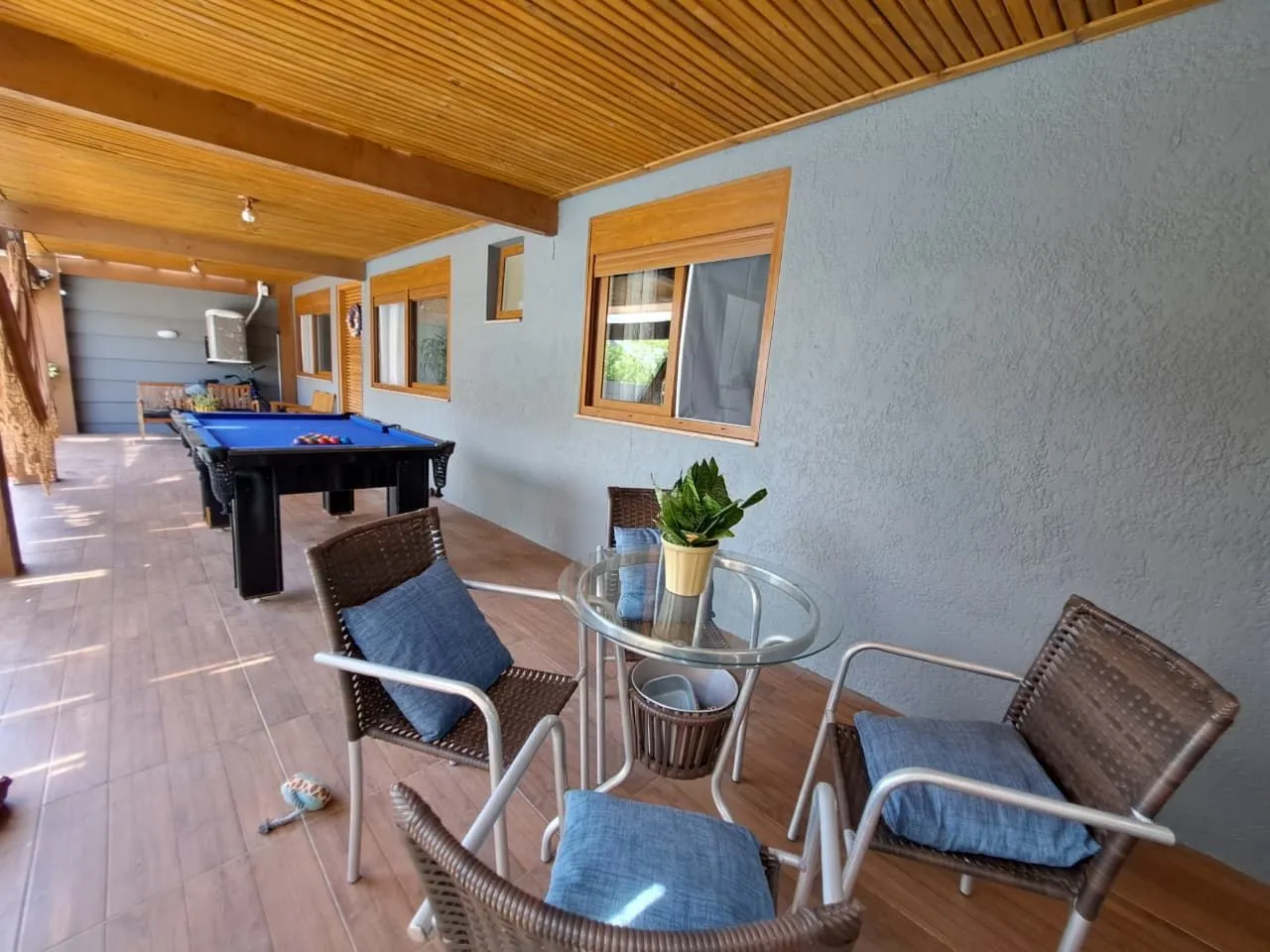 Imagem Casa com 04 dormitórios e piscina na praia de Imbé/ RS.