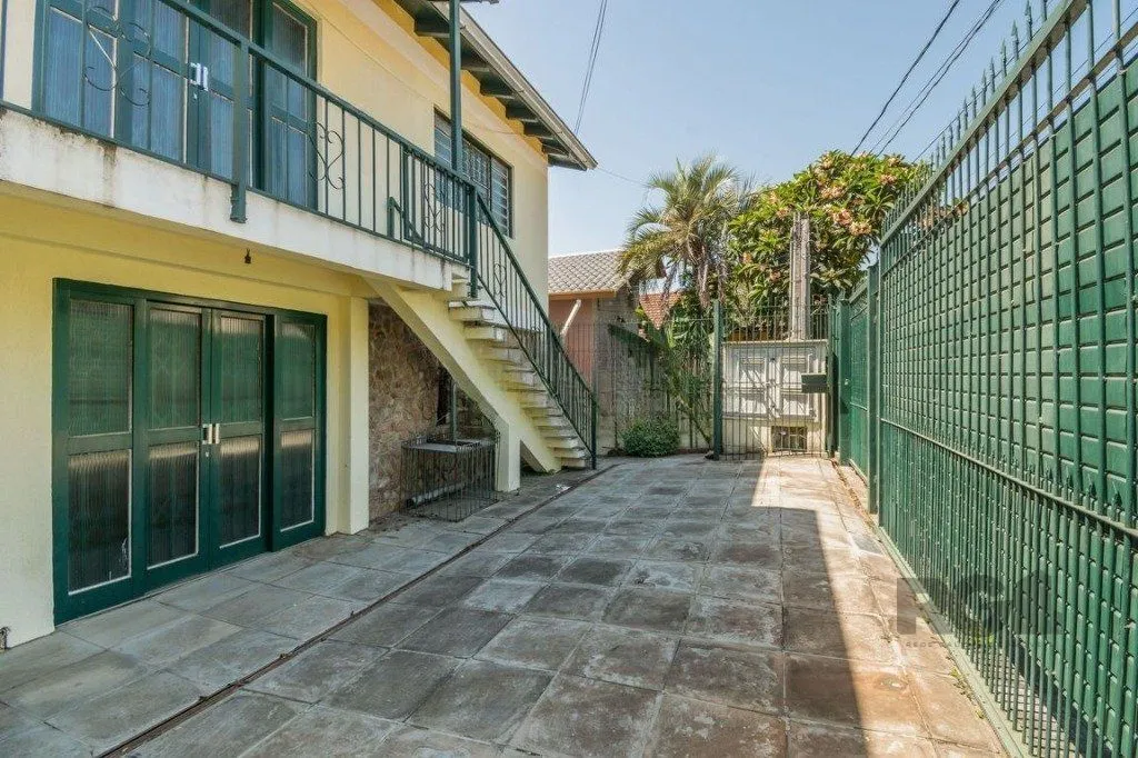 Imagem Casa com 5 dormitórios no bairro Jardim Sabará