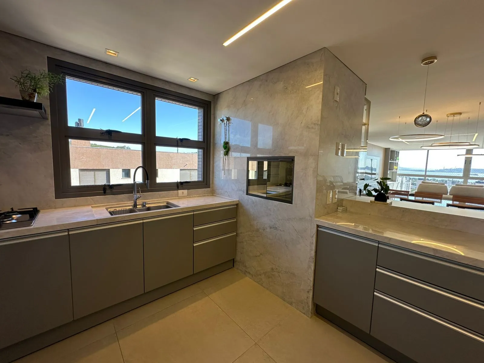 Imagem Lindo Apartamento 3 Suítes, 5 banh, 3 vagas, Vista Guaiba, Tristeza, Porto Alegre, RS