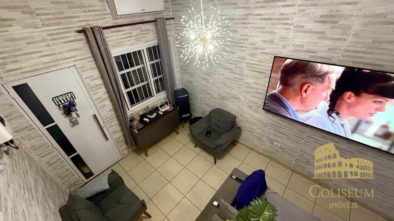 Imagem Casa com 2 dormitórios à venda por R$ 395.000,00 - Vila Assunção - Praia Grande/SP