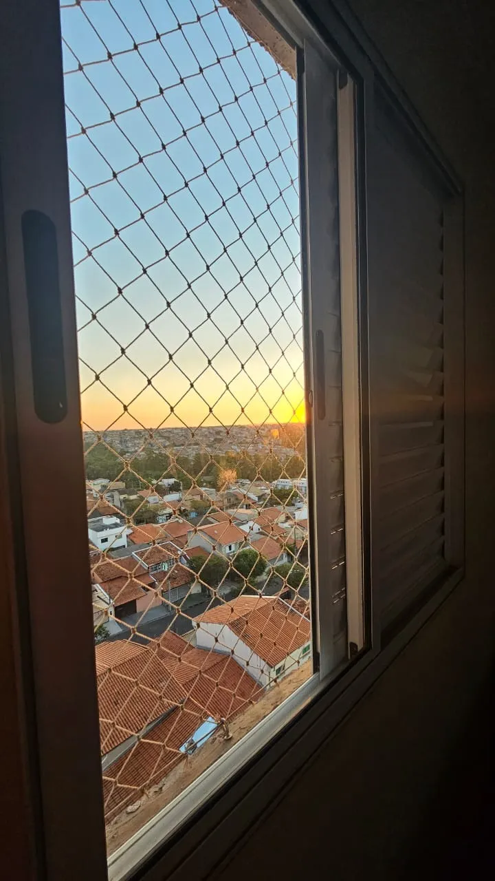 Imagem Apartamento Reformado de 52m² no Wanel Ville - 2 Dormitórios, 1 Banheiro e Varanda