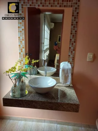 Imagem Apartamento na Ponta da praia com 3 dormitórios e 162m²