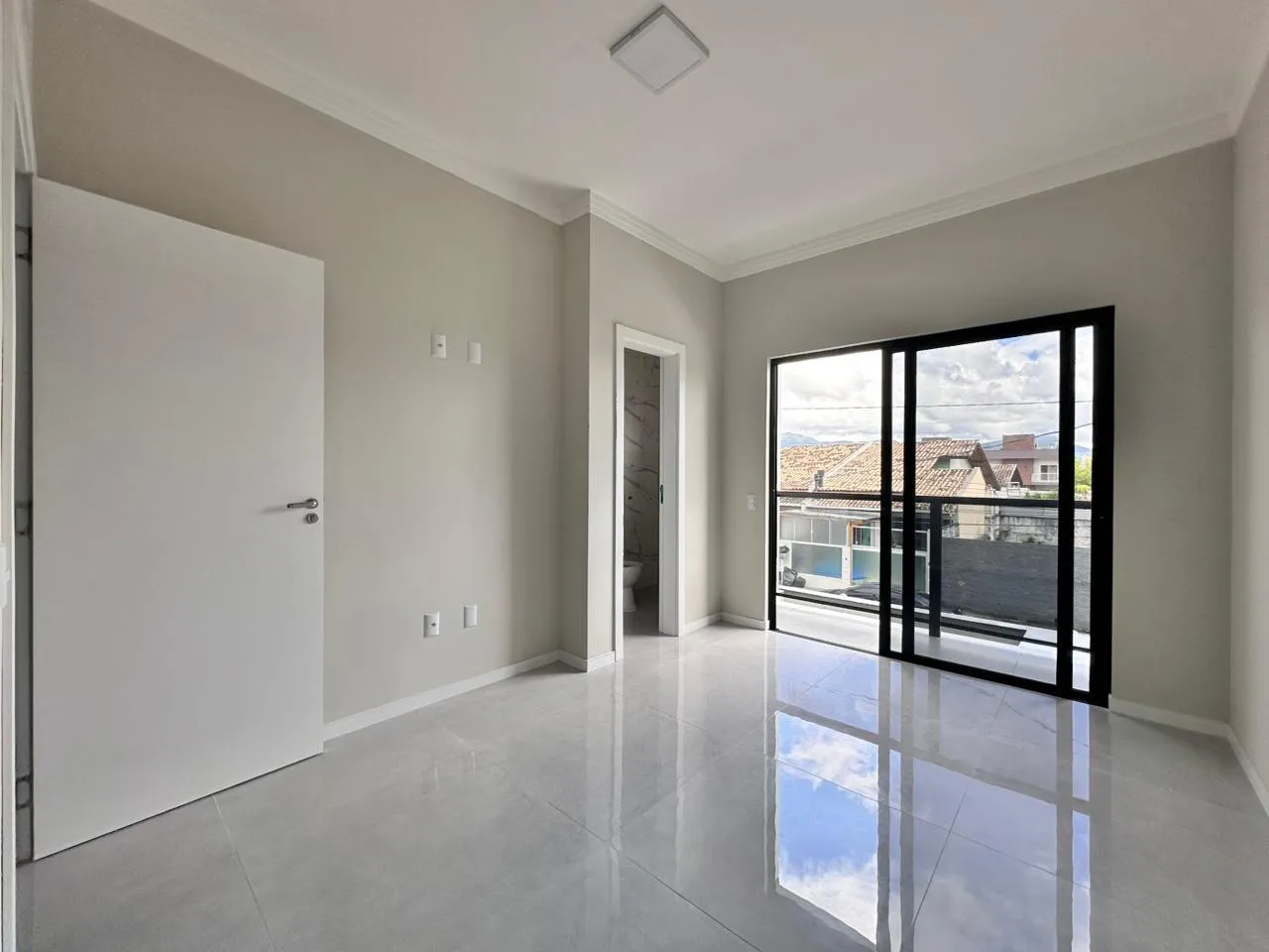 Imagem Casa à venda com 74m2 por R$ 649.000,00