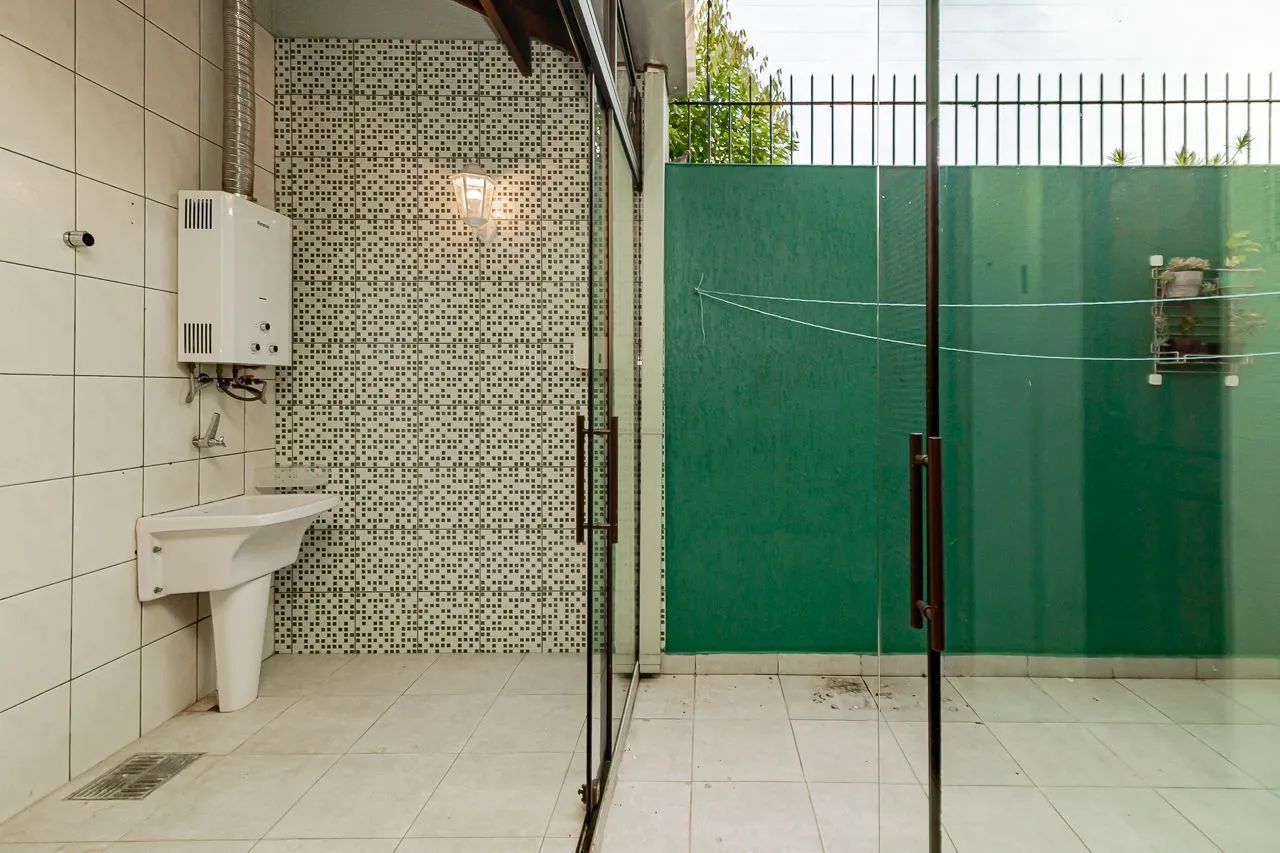 Imagem Oportunidade em Ipanema: Casa em Condomínio Fechado com Suíte Master, Hidromassagem e Alto Padrão