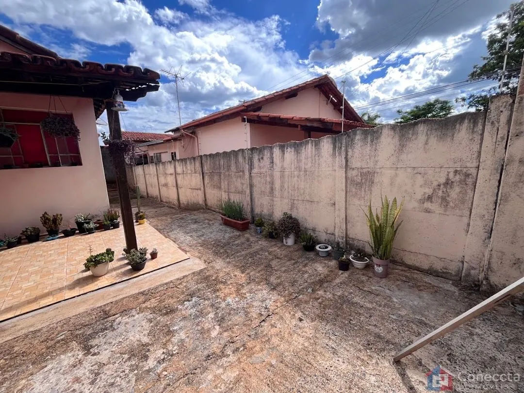 Imagem Casa com 2 dormitórios à venda, 80 m² por R$ 250.000,00 - Abner Afonso - Patos de Minas/MG