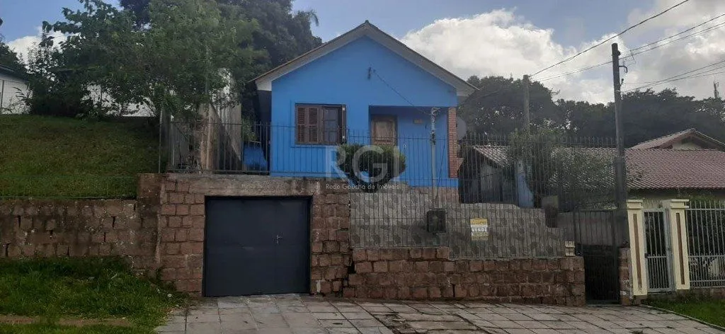 Imagem Casa para Venda - 68m², 2 dormitórios, 1 vaga - Belém Novo