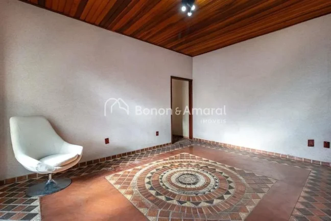 Imagem Imóvel com excelente potencial em uma das regiões mais tradicionais da cidade!

Com 3 dormitórios...