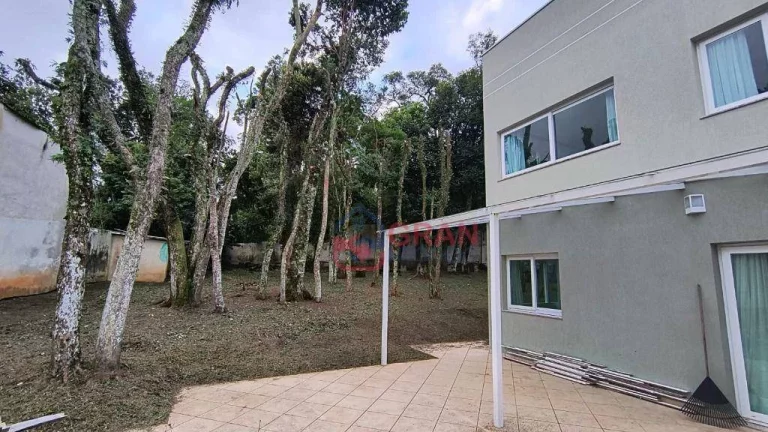 Imagem Casa Alto Padrão para Aluguel em Condomínio Fechado com Bosque Privativo