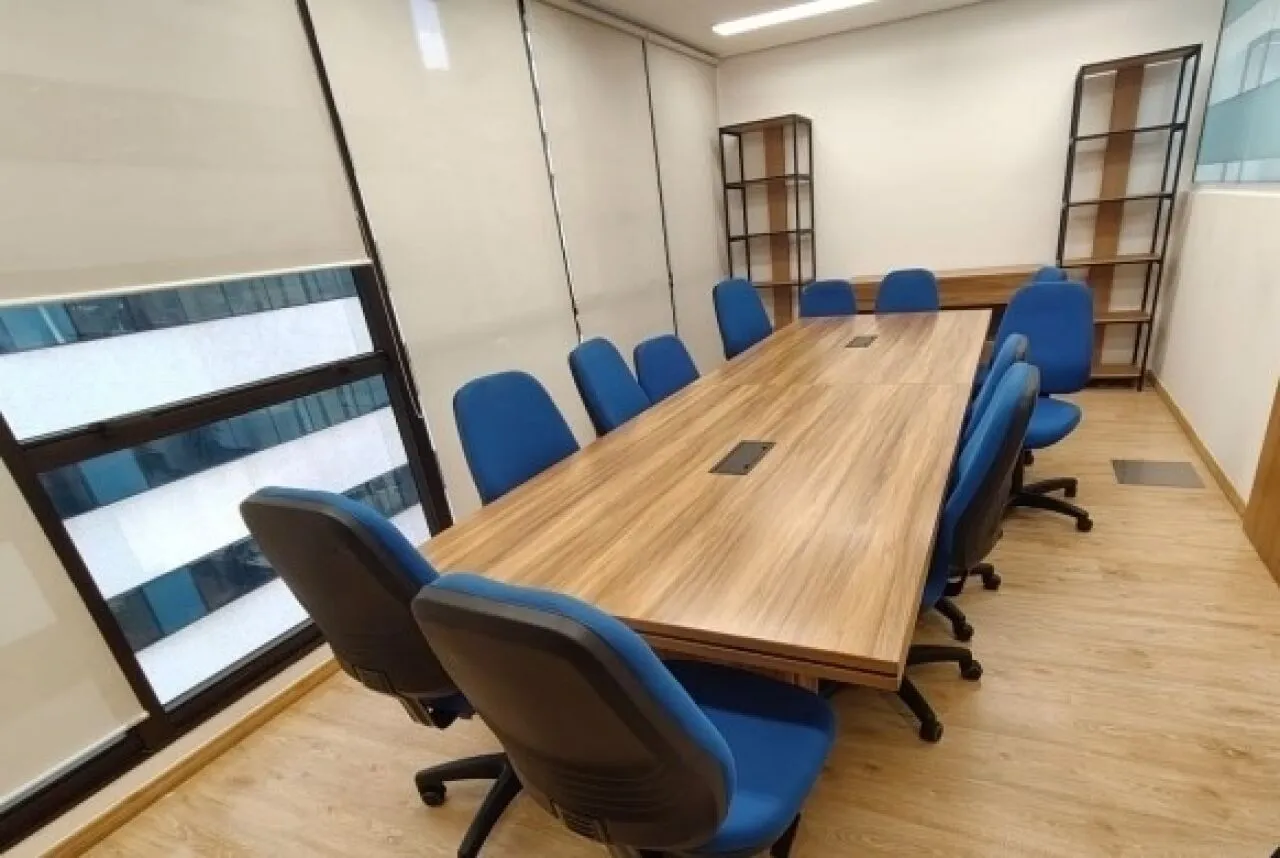 Imagem Sala comercial com 251m², para locação, com salas e vão livre, 6 vagas, na Vila Olímpia