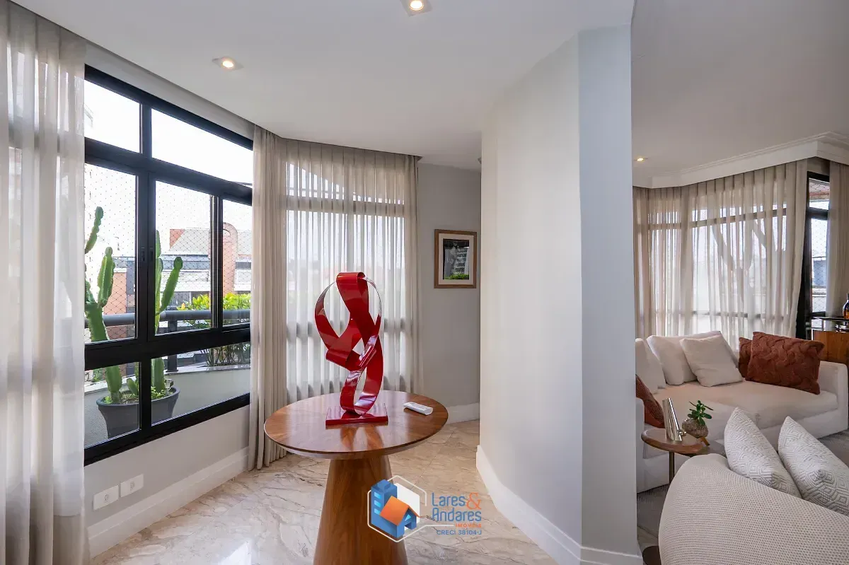 Imagem Cobertura para venda em Real Parque com 3 quartos, sendo 3 suítes, 544m²