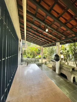 Imagem CASA CHARMOSA ;BOISSUCANGA,2 DORMITÓRIOS,SALA AMPLA,AVARANDADA,EDICULA COM QUARTO AMPLO E BANHEIRO, ARVORES FRUTIFERAS EM 581 MT2