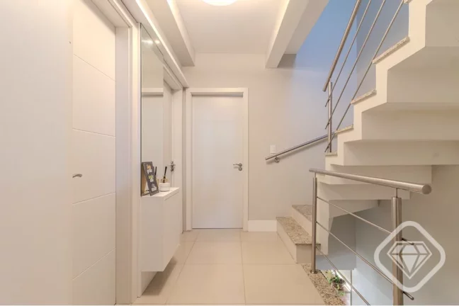 Imagem Casa com 4 dormitórios, 2 suítes, terraço e espaço gourmet no Tristeza

Casa em condomínio fech...