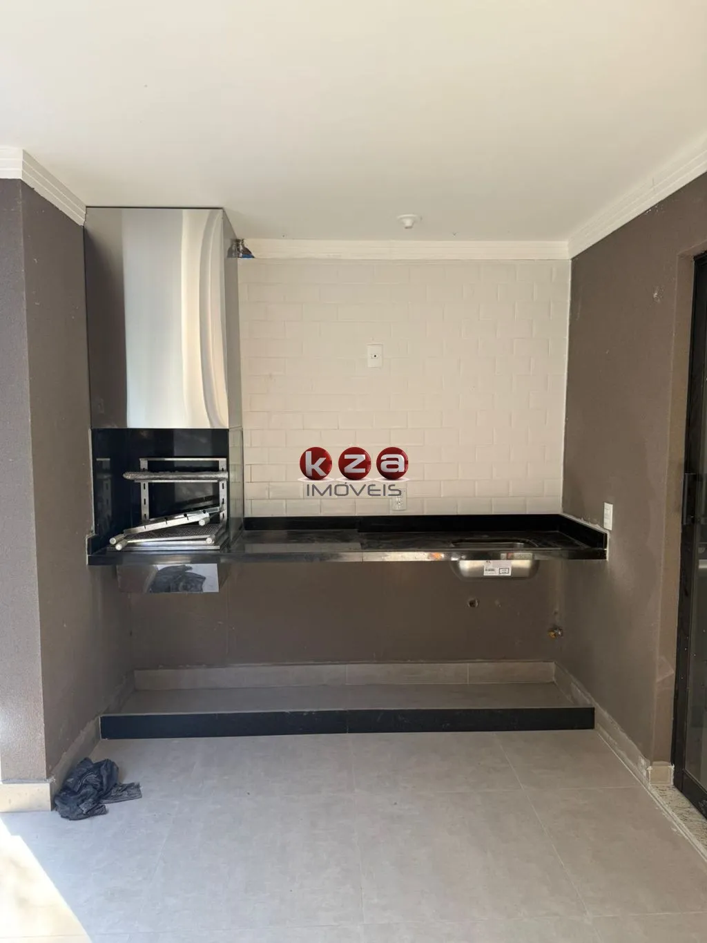 Imagem Casa de Vila à venda Próximo ao Colégio Porto Seguro em Valinhos-SP, 3 suítes, 2 salas, 4 banheiros, 2 vagas de garagem, 141m².