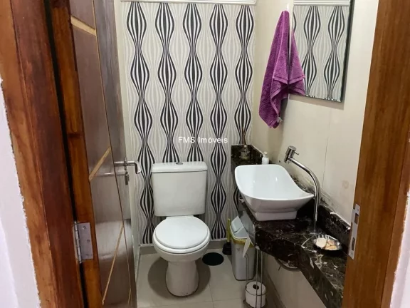Imagem Imperdível Casa à Venda em São Paulo-SP, na Vila Mariana: 3 Quartos, 1 Suíte, 2 Salas, 2 Vagas de Garagem - 140m² de Área.